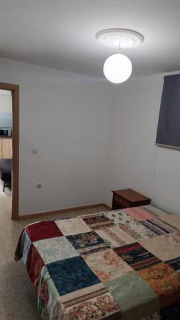 Dormitori de Apartament de lloguer en  Sevilla Capital amb Calefacció i Moblat