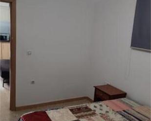 Dormitori de Apartament de lloguer en  Sevilla Capital amb Calefacció i Moblat