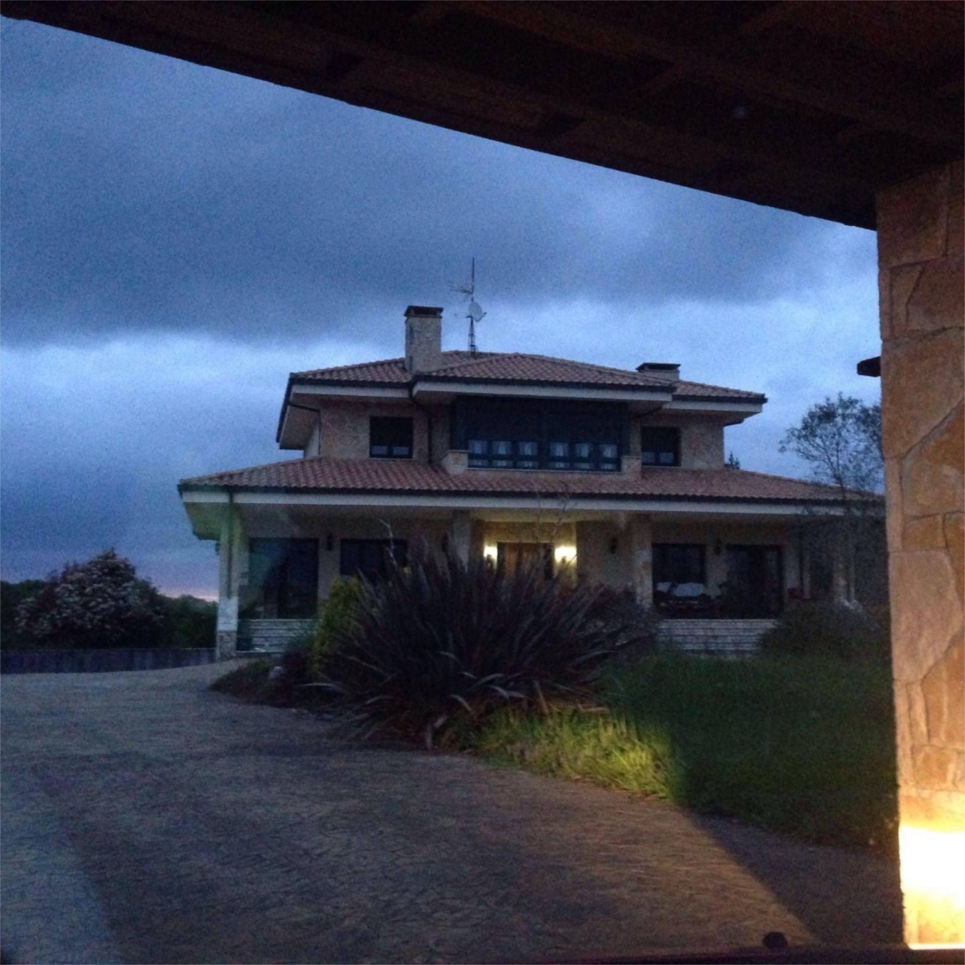 Vista exterior de Casa o chalet en venta en Colunga con Aire acondicionado, Terraza y Balcón