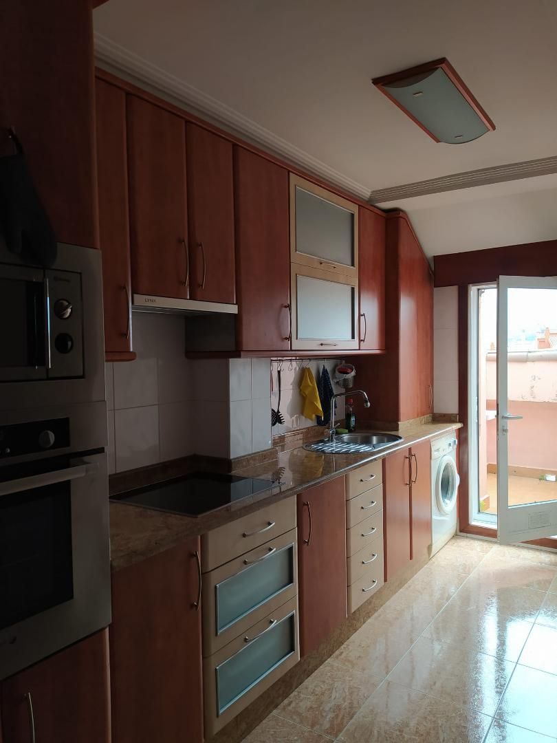 Cuina de Pis en venda en Pontevedra Capital  amb Calefacció, Parquet i Traster