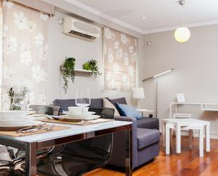 Sala d'estar de Pis en venda en  Sevilla Capital amb Aire condicionat i Terrassa