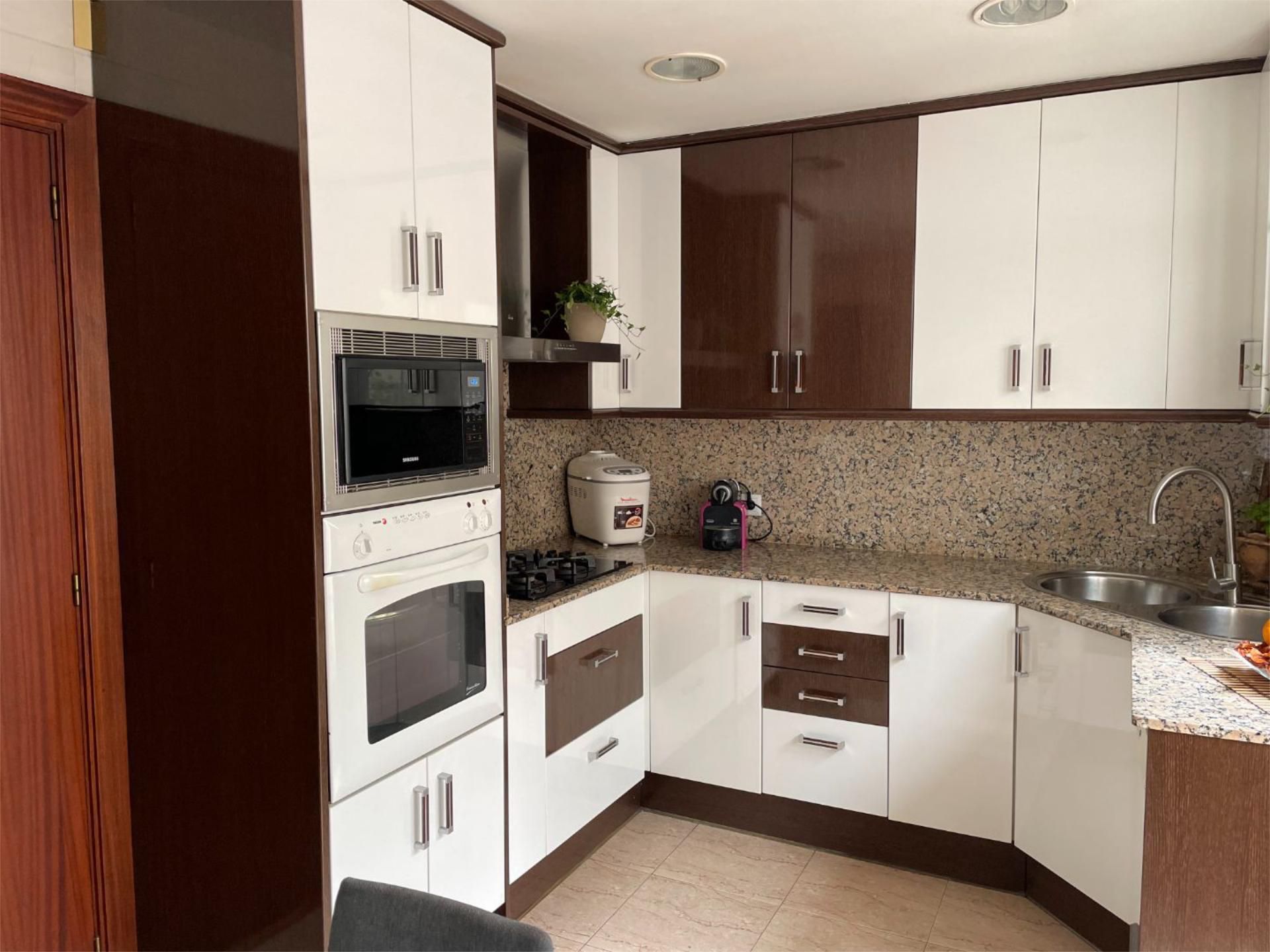 Cuina de Pis en venda en  Barcelona Capital amb Aire condicionat, Terrassa i Balcó