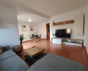 Sala d'estar de Pis de lloguer en Rincón de la Victoria amb Aire condicionat, Calefacció i Jardí privat