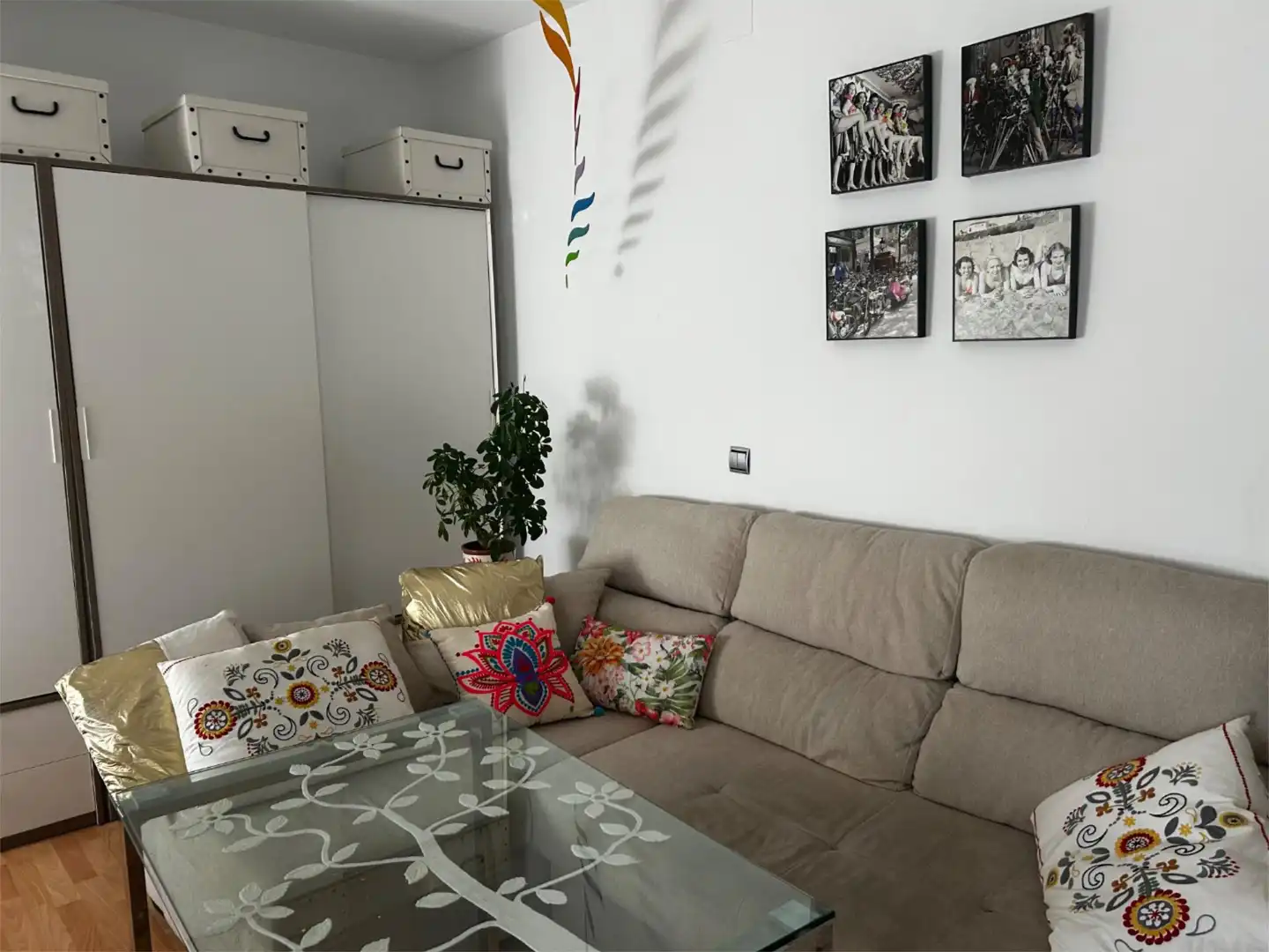 Piso en venta en Avenida Santa Marina, 54, Santa Marina Sala de estar de Piso en venta en Badajoz con Aire acondicionado, Calefacción y Parquet