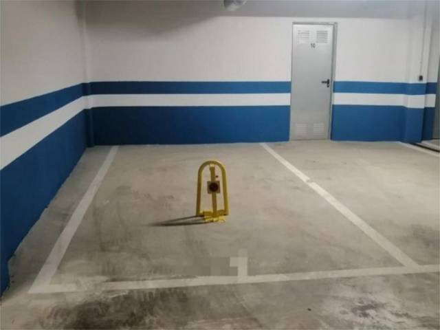 Garaje en Alquiler en Avenida Manuel Clavero Arévalo, 9 en Entrenúcleos