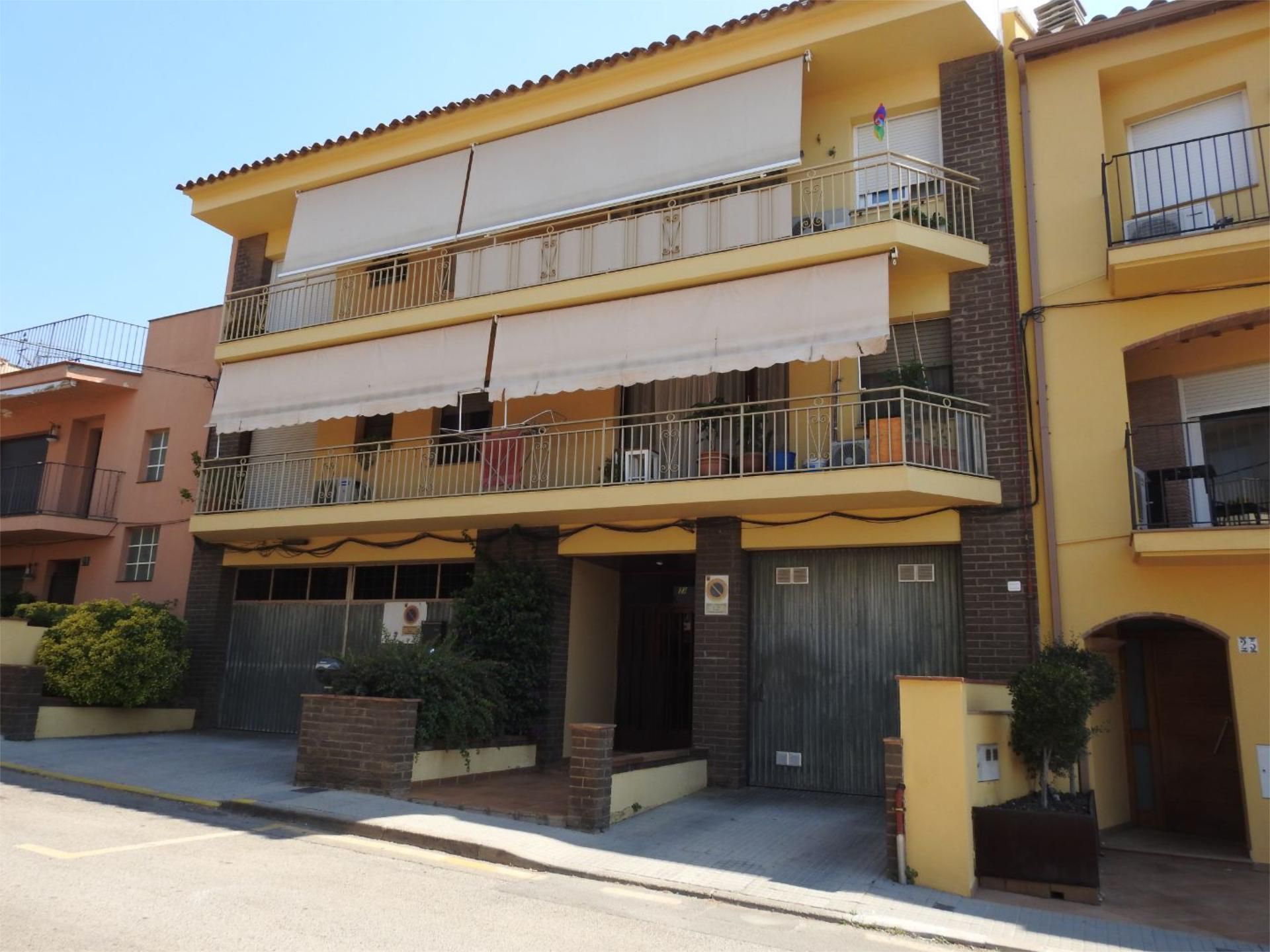 Vista exterior de Pis en venda en Palafrugell amb Terrassa i Balcó