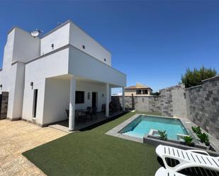 Piscina de Casa o xalet de lloguer en Conil de la Frontera amb Aire condicionat, Calefacció i Jardí privat