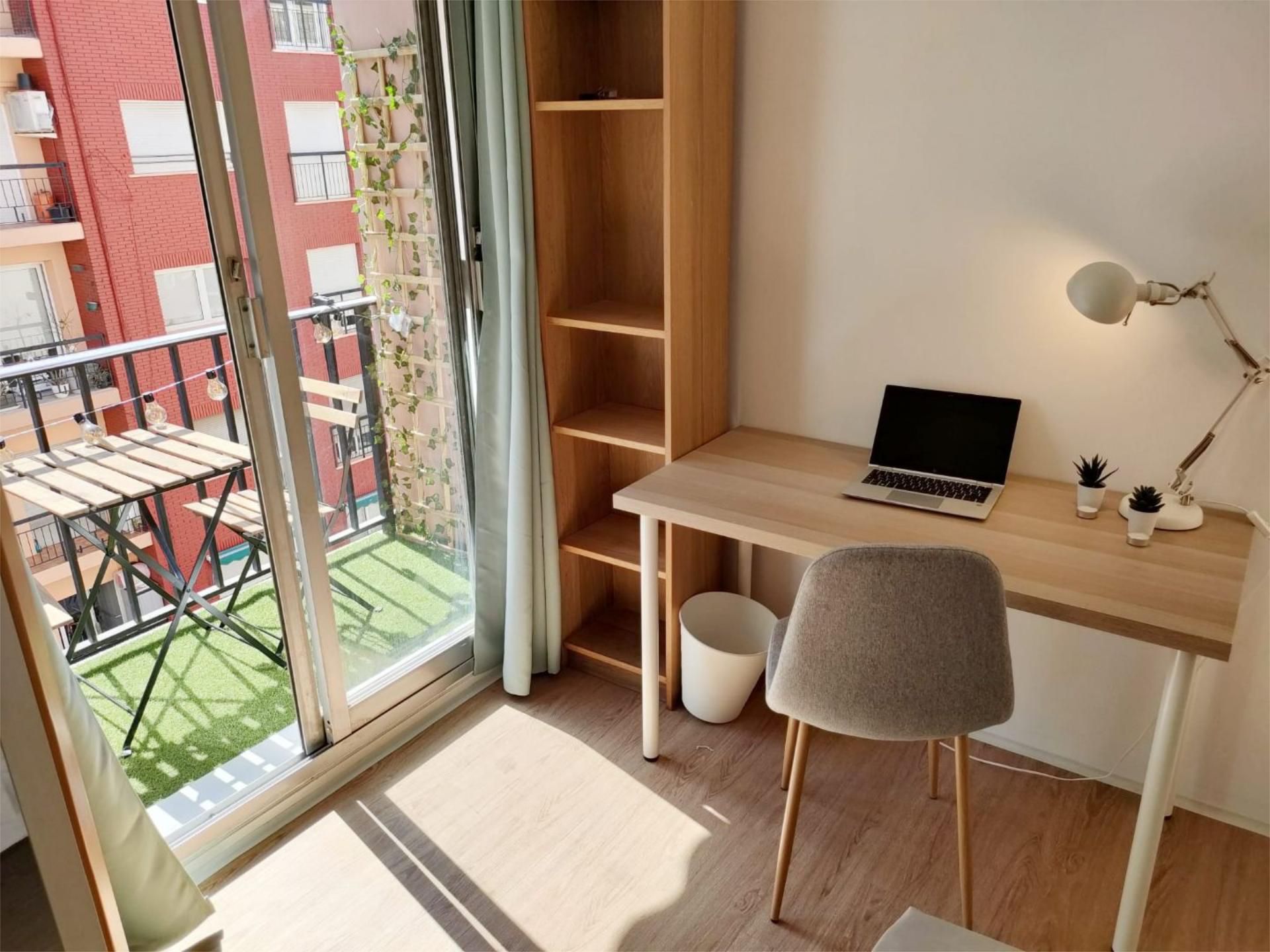 Flat to share in Carrer del Cap Jubi, 3, Russafa