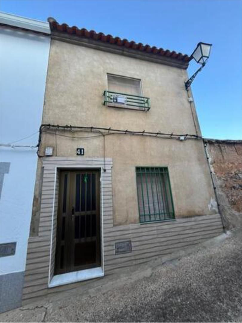 Vista exterior de Casa o xalet en venda en Salvatierra de los Barros amb Terrassa