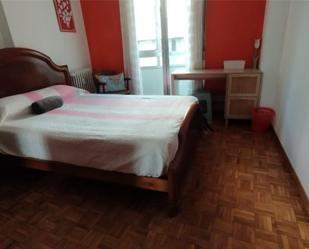Bedroom of Flat to share in Ourense Capital   with Heating, Parquet flooring and Furnished