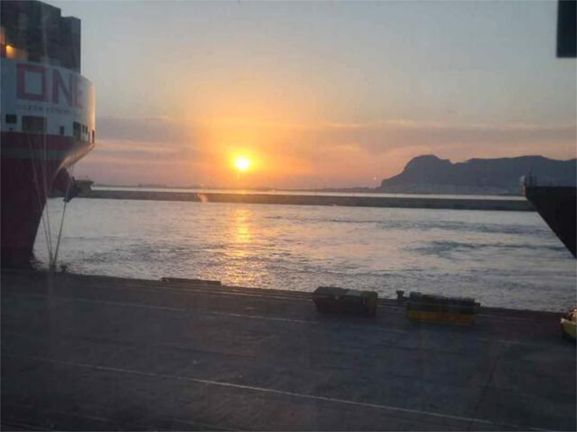 Exterior view of Loft to share in Algeciras  with Terrace and Furnished
