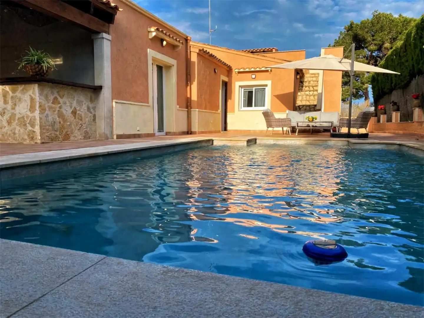 Casa adosada en venda a Carrer de Les Clivies, 19, Cala Magrana - Cala Anguila - Cala Mendia Piscina de Casa adosada en venda en Manacor amb Aire condicionat, Terrassa i Piscina