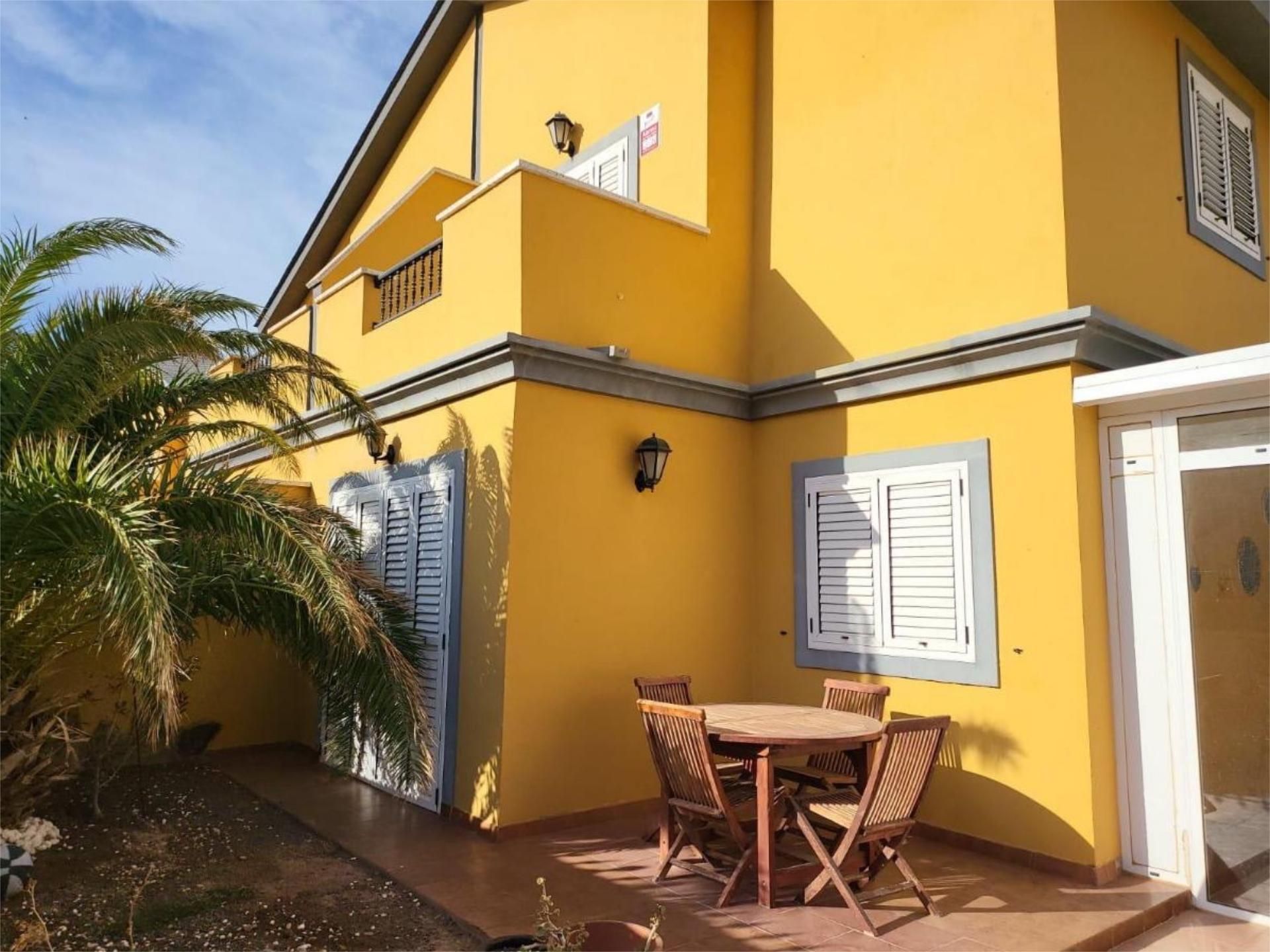 Exterior view of House or chalet for sale in San Bartolomé de Tirajana  with Air Conditioner and Terrace