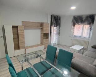 Wohnzimmer von Wohnung miete in Castellanos de Moriscos mit Heizung, Parkett und Terrasse