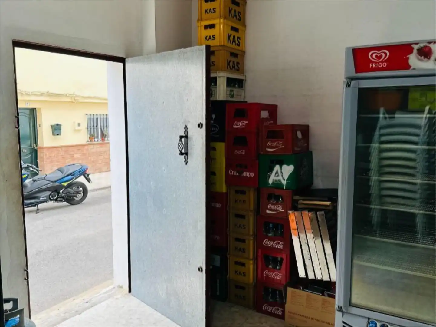 Local de alquiler en Coria del Río con Aire acondicionado y Amueblado