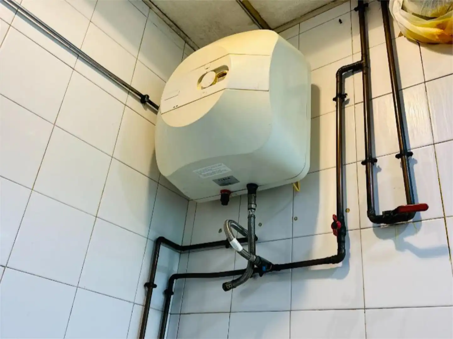 Baño de Local de alquiler en Coria del Río con Aire acondicionado y Amueblado