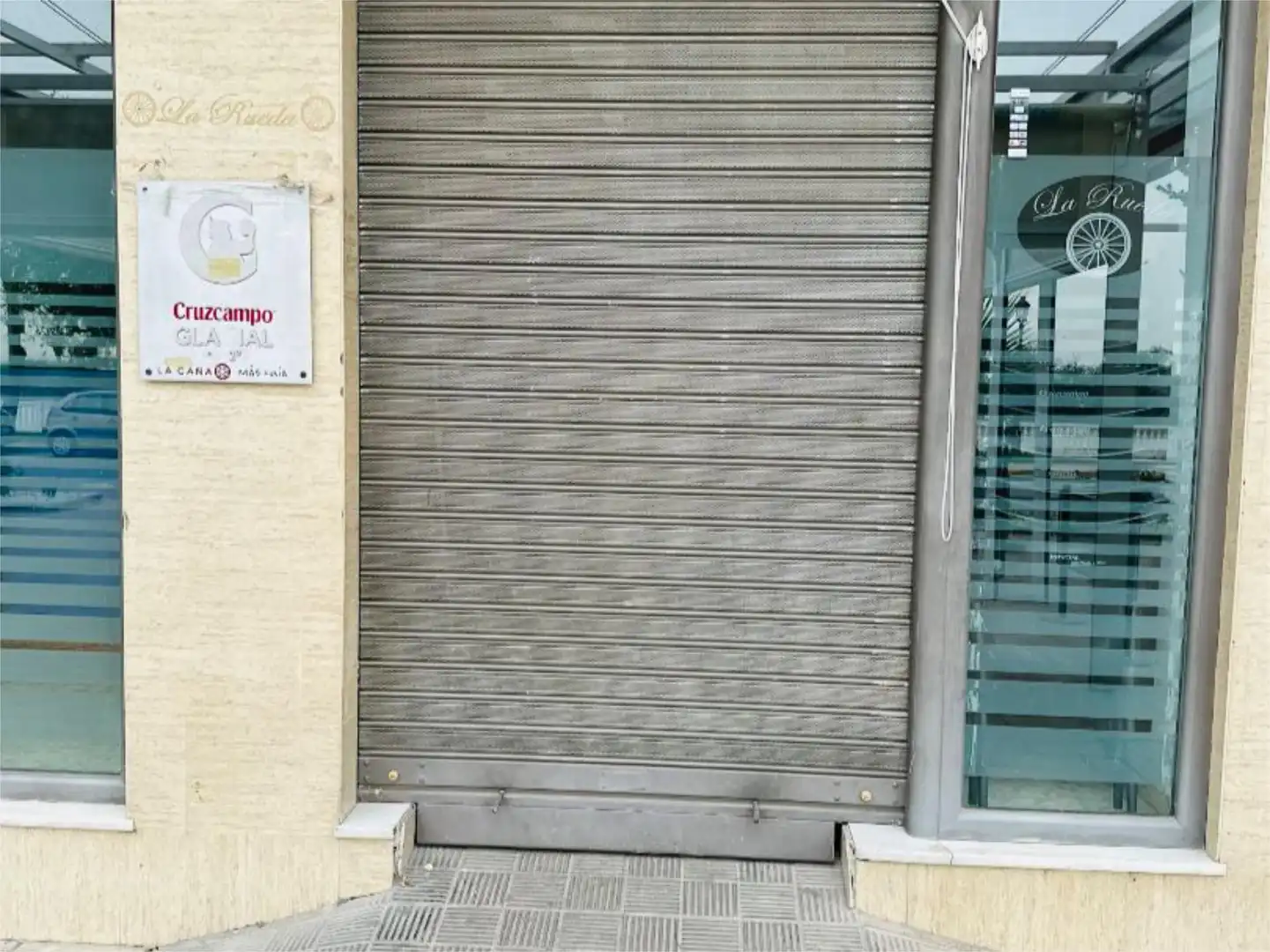 Local de alquiler en Coria del Río con Aire acondicionado y Amueblado