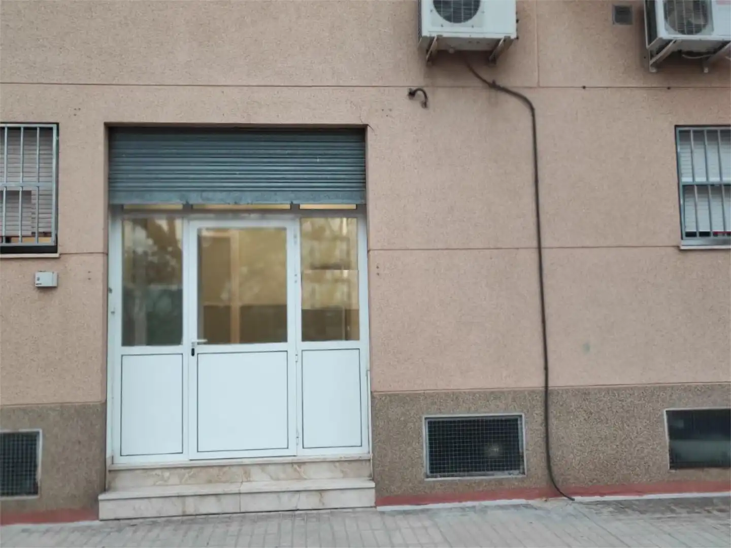 Vista exterior de Local en venda en Ibi amb Aire condicionat i Calefacció