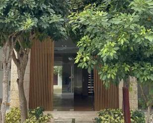 Exterior view of Single-family semi-detached for sale in  Madrid Capital  with Heating, Private garden and Terrace