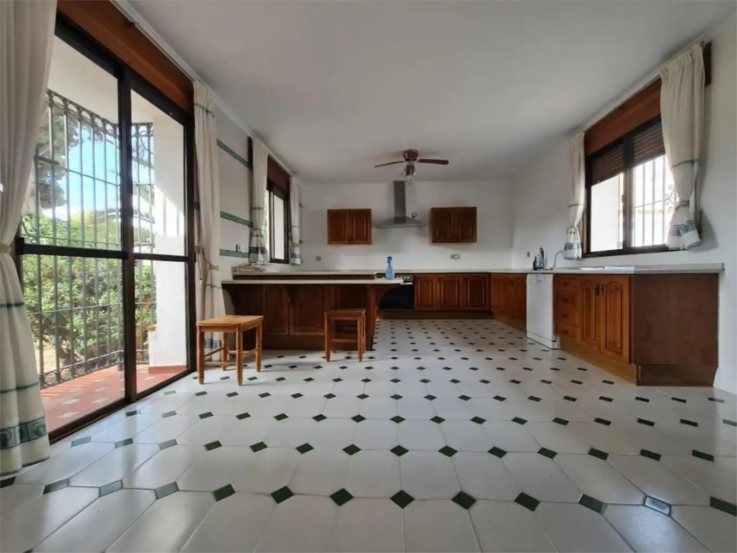 Kitchen of Flat for sale in Rota  with Air Conditioner, Heating and Private garden
