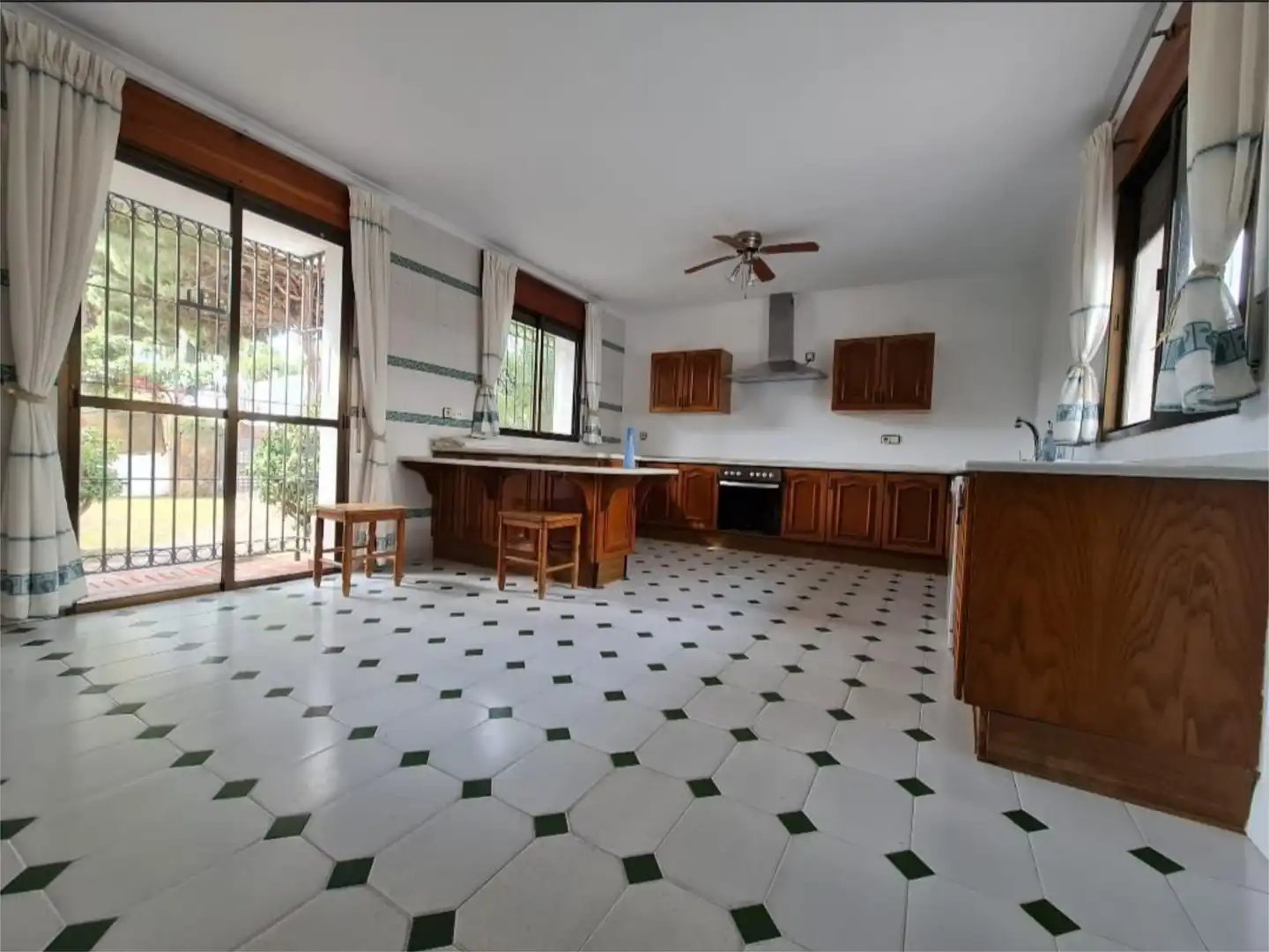 Kitchen of Flat for sale in Rota  with Air Conditioner, Heating and Private garden