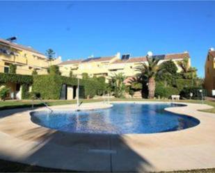 Jardí de Pis en venda en Estepona amb Aire condicionat, Terrassa i Piscina