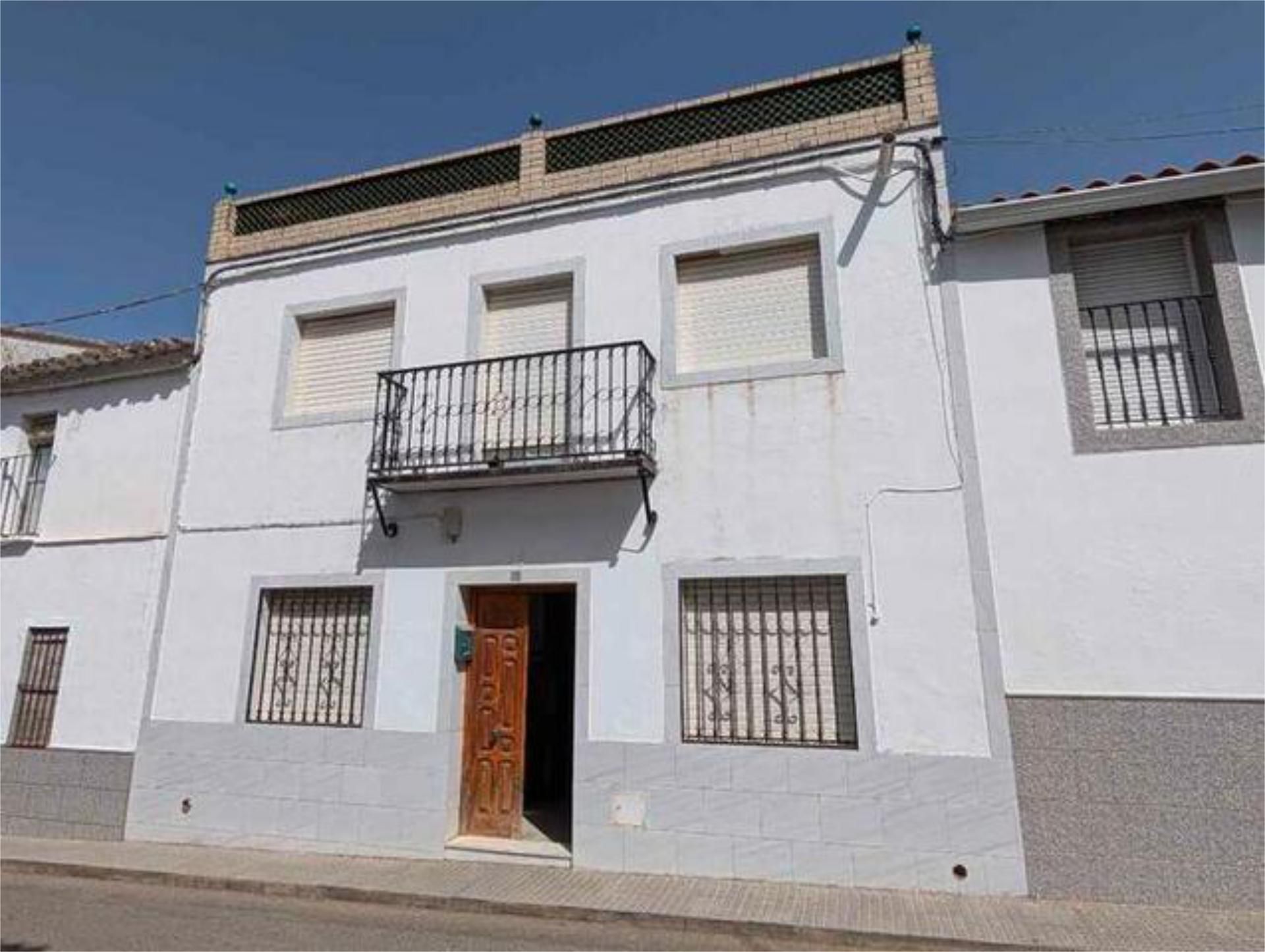 Vista exterior de Casa o xalet en venda en Puebla del Maestre amb Jardí privat, Terrassa i Traster