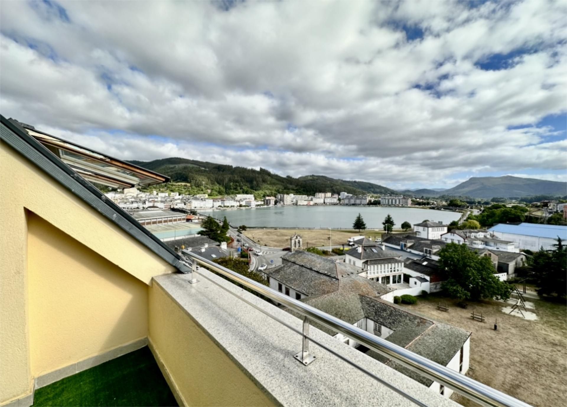 Exterior view of Flat to rent in Viveiro  with Heating, Terrace and Furnished