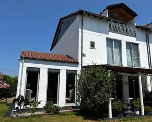 Vista exterior de Pis en venda en Muros de Nalón amb Aire condicionat, Calefacció i Jardí privat