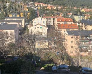 Vista exterior de Dúplex de lloguer en San Lorenzo de El Escorial amb Calefacció, Parquet i Moblat