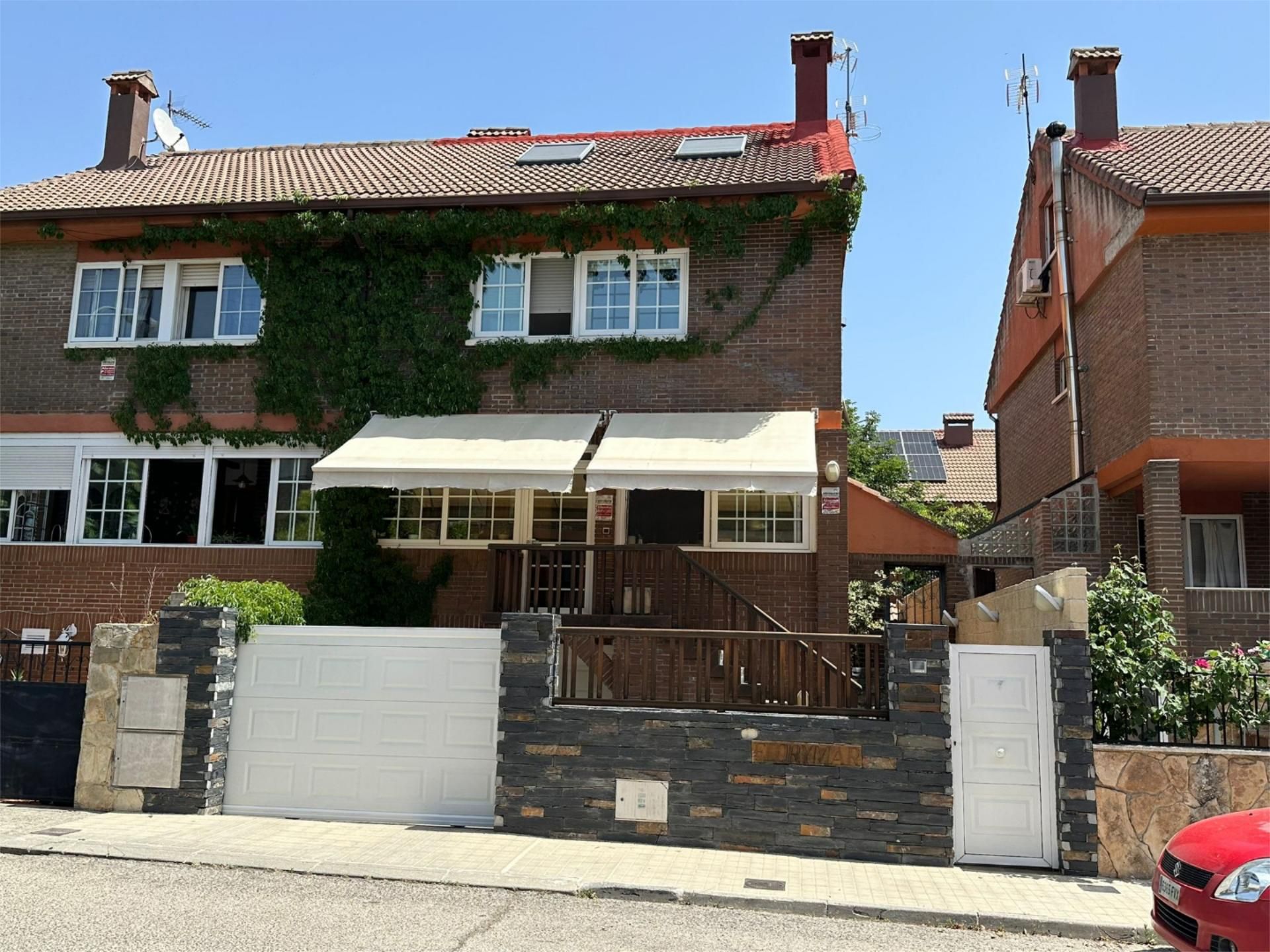Exterior view of Single-family semi-detached for sale in Collado Villalba