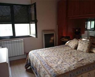 Dormitori de Casa o xalet en venda en Santa María Rivarredonda amb Calefacció, Traster i Moblat