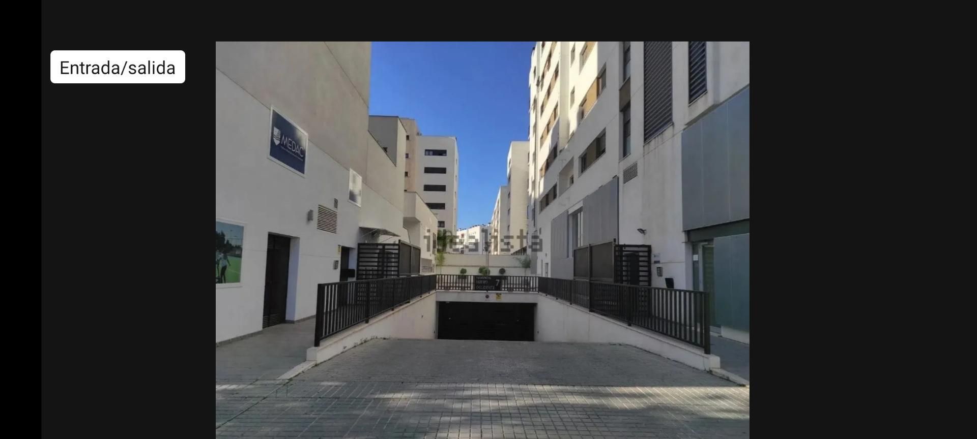 Vista exterior de Garatge de lloguer en  Córdoba Capital