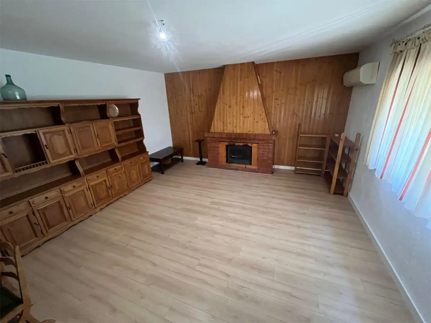 Wohnzimmer von Wohnung zum Verkauf in Baeza mit Klimaanlage, Terrasse und Schwimmbad