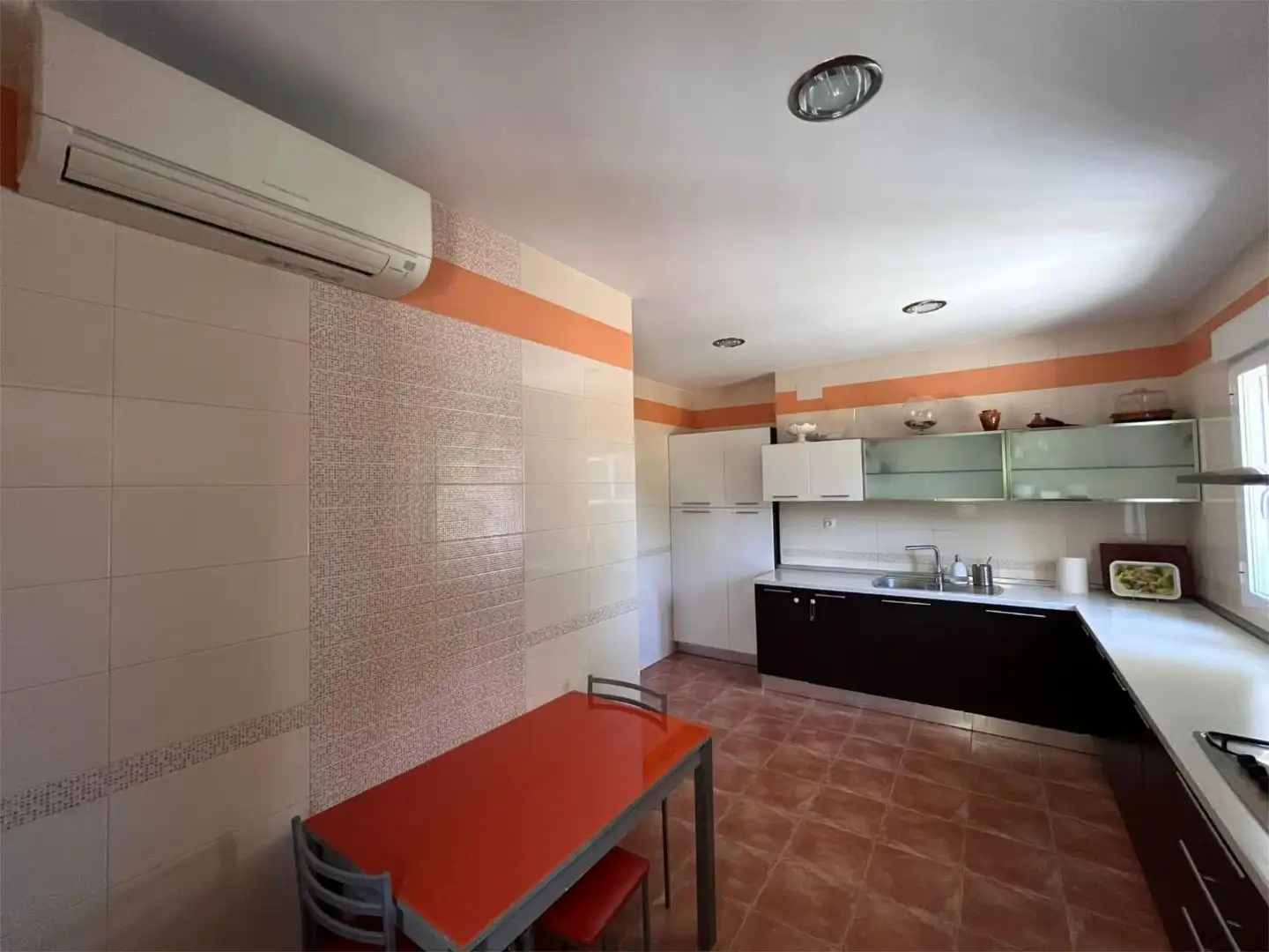 Küche von Wohnung zum Verkauf in Baeza mit Klimaanlage, Terrasse und Schwimmbad