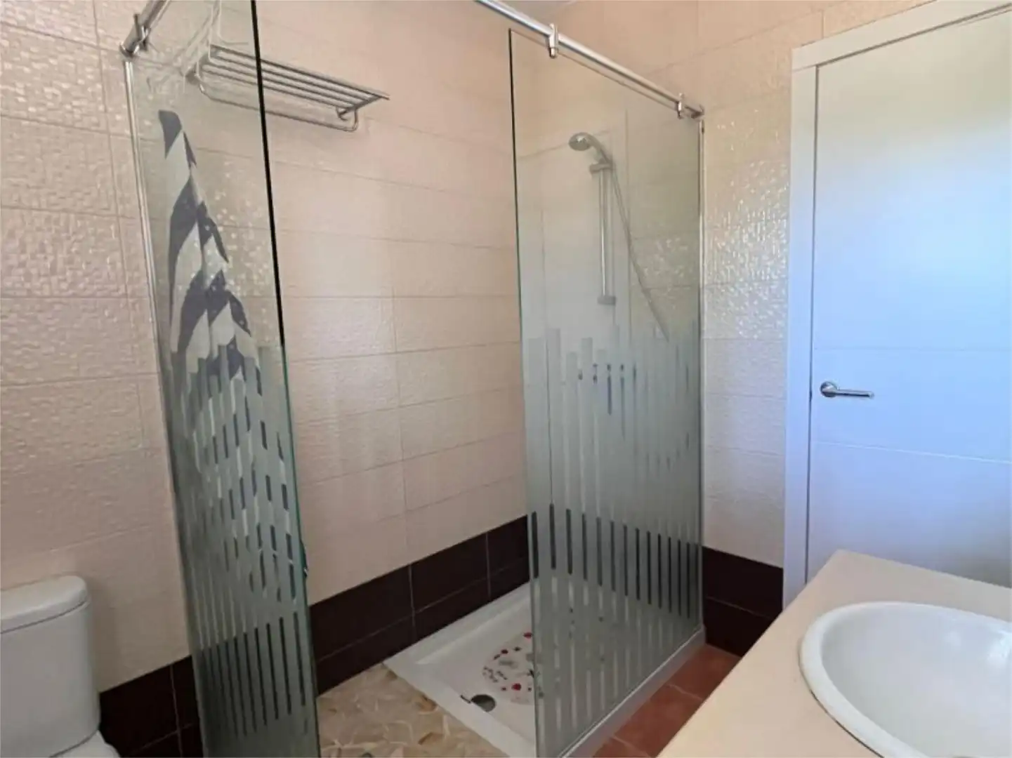 Badezimmer von Wohnung zum Verkauf in Baeza mit Klimaanlage, Terrasse und Schwimmbad