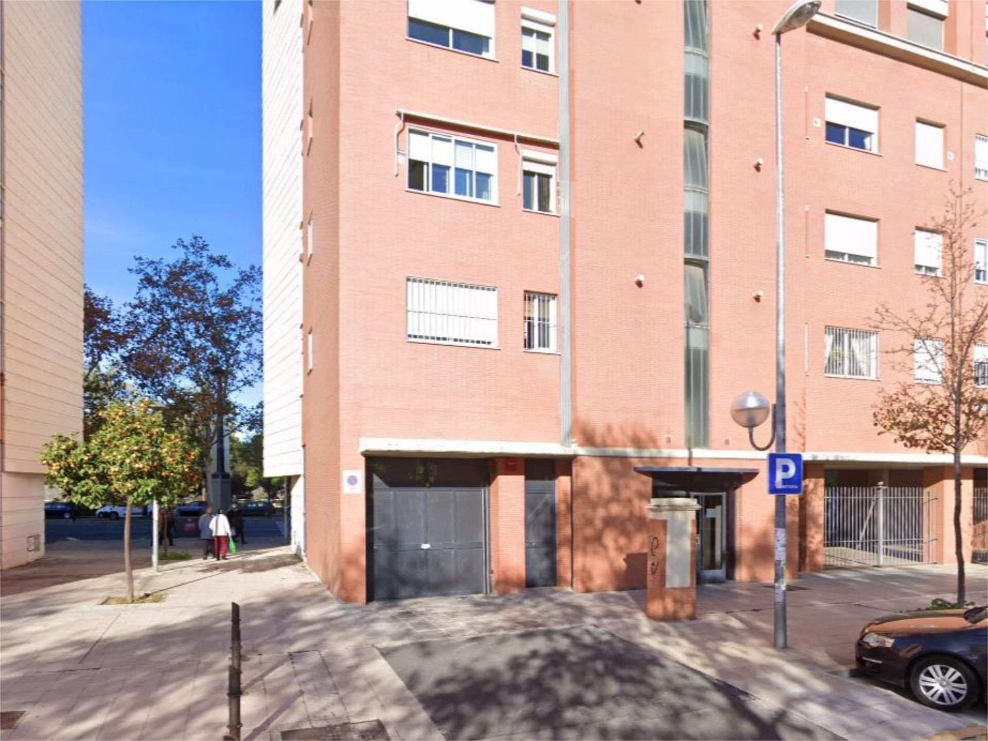 Aparcament de Garatge de lloguer en  Sevilla Capital