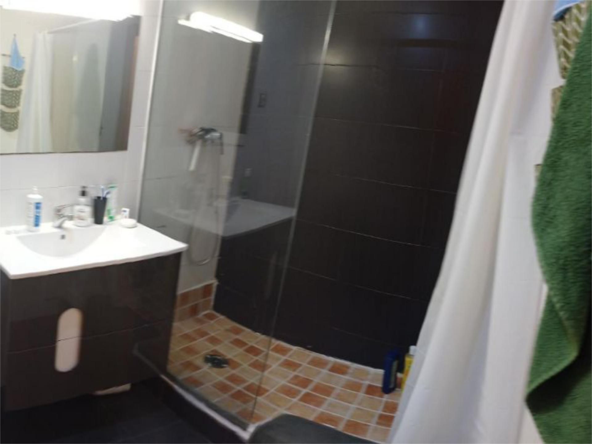 Bathroom of Flat to rent in Cerdanyola del Vallès  with Heating, Parquet flooring and Terrace