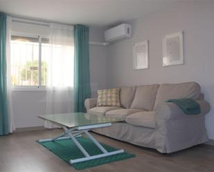Sala d'estar de Pis de lloguer en  Sevilla Capital amb Aire condicionat, Calefacció i Parquet