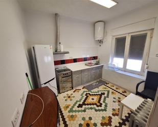 Cuina de Estudi de lloguer en  Teruel Capital amb Calefacció, Moblat i Forn