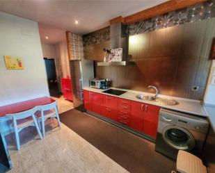 Kitchen of Apartment to rent in Herrera del Duque  with Heating, Terrace and Furnished