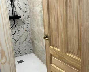 Bathroom of Flat to rent in Casares  with Furnished, Community parking and Community pool
