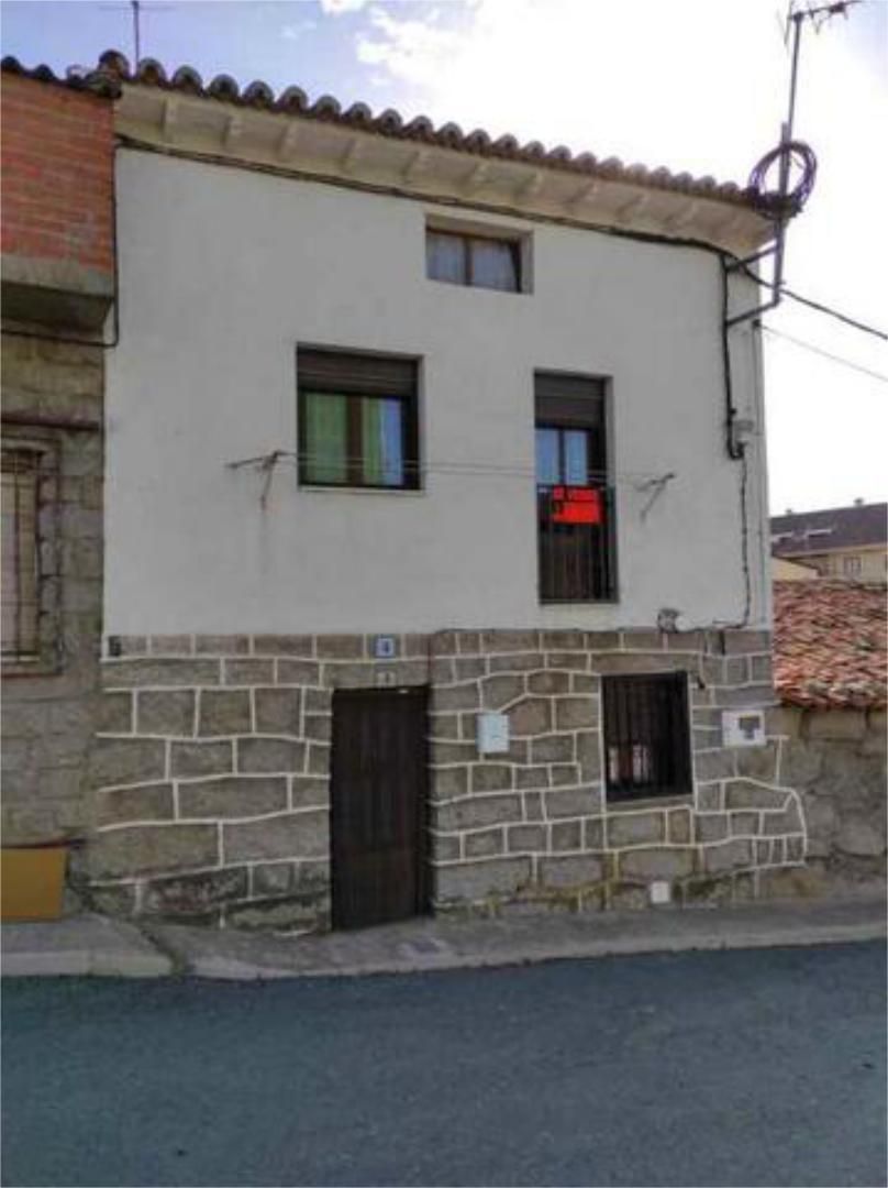 Exterior view of House or chalet for sale in Burgohondo