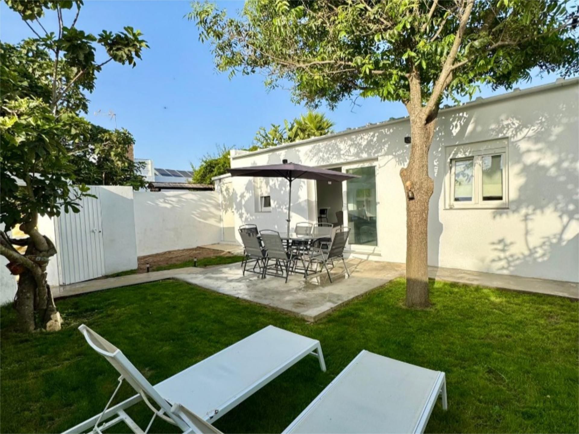 Garten von Einfamilien-Reihenhaus miete in Vejer de la Frontera mit Privatgarten, Terrasse und Möbliert