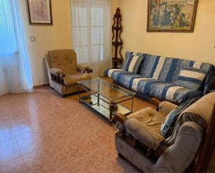 Sala d'estar de Casa o xalet en venda en Villalba del Rey