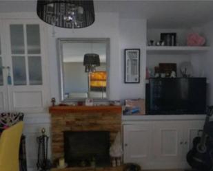 Sala d'estar de Casa adosada en venda en Almuñécar amb Terrassa, Piscina i Balcó