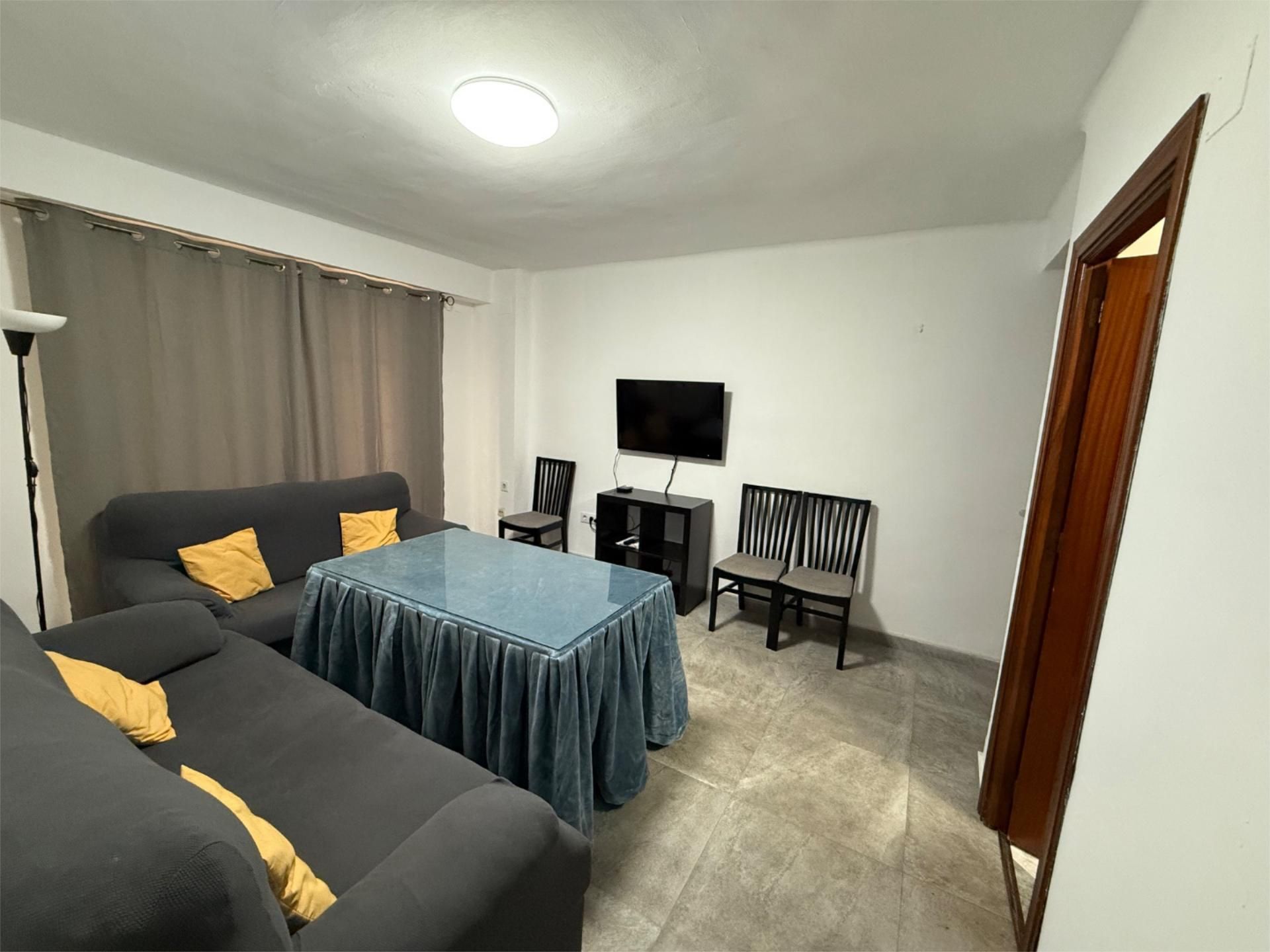 Living room of Flat to rent in  Sevilla Capital  with Air Conditioner, Furnished and Balcony