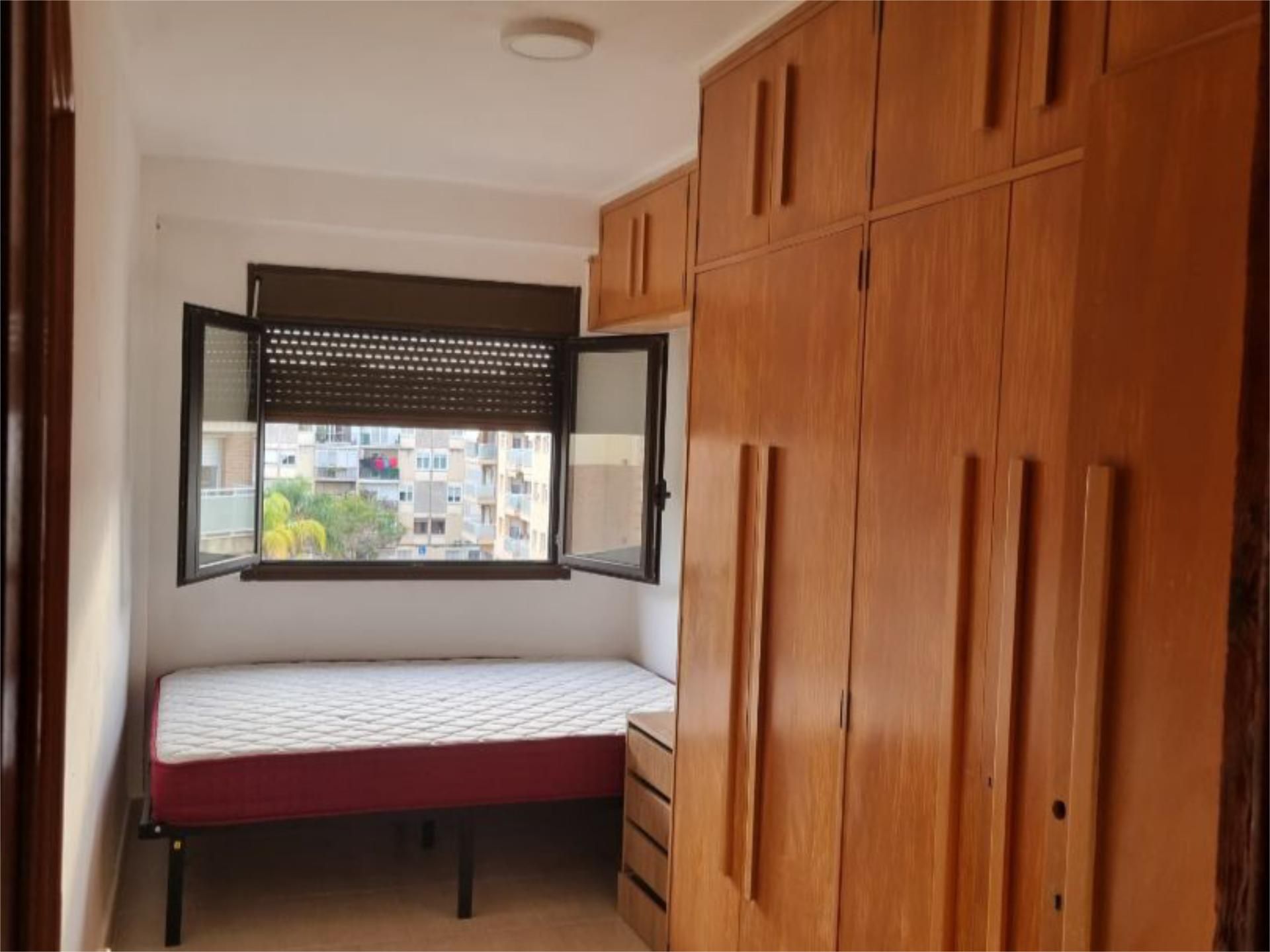 Bedroom of Flat to share in Reus  with Furnished and Balcony