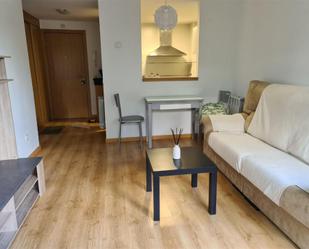 Living room of Flat to share in Marchamalo  with Heating, Parquet flooring and Furnished