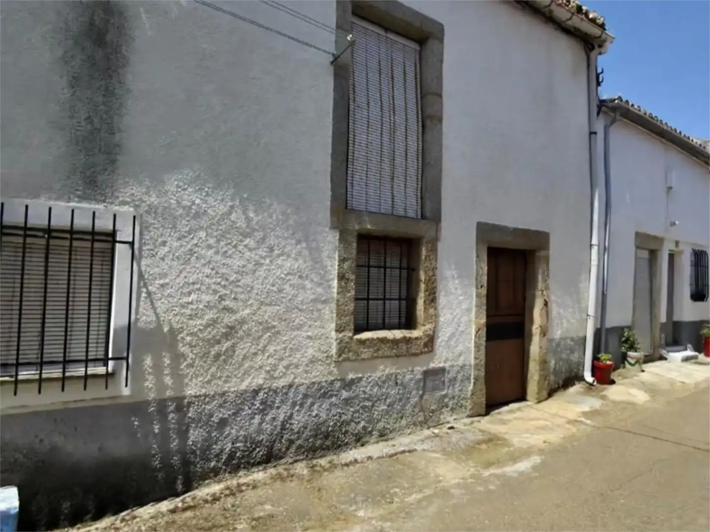 Vista exterior de Casa adosada en venda en Aldea del Obispo amb Terrassa, Traster i Moblat